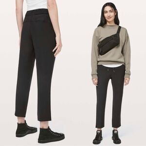 LULULEMON On The Fly Medium Rise Drawstring Active Ankle Pant in Black Size 4